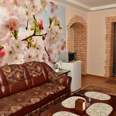 Guest House Domashniy Uyut Bishkek Exterior foto