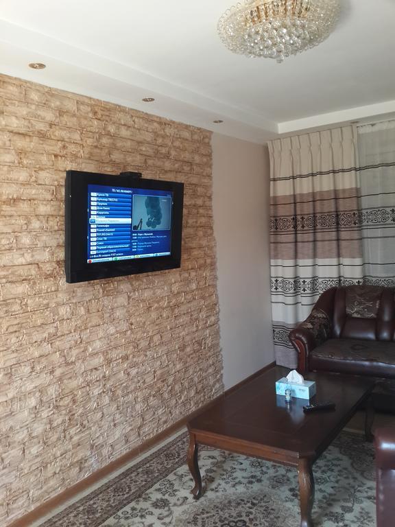 Guest House Domashniy Uyut Bishkek Exterior foto