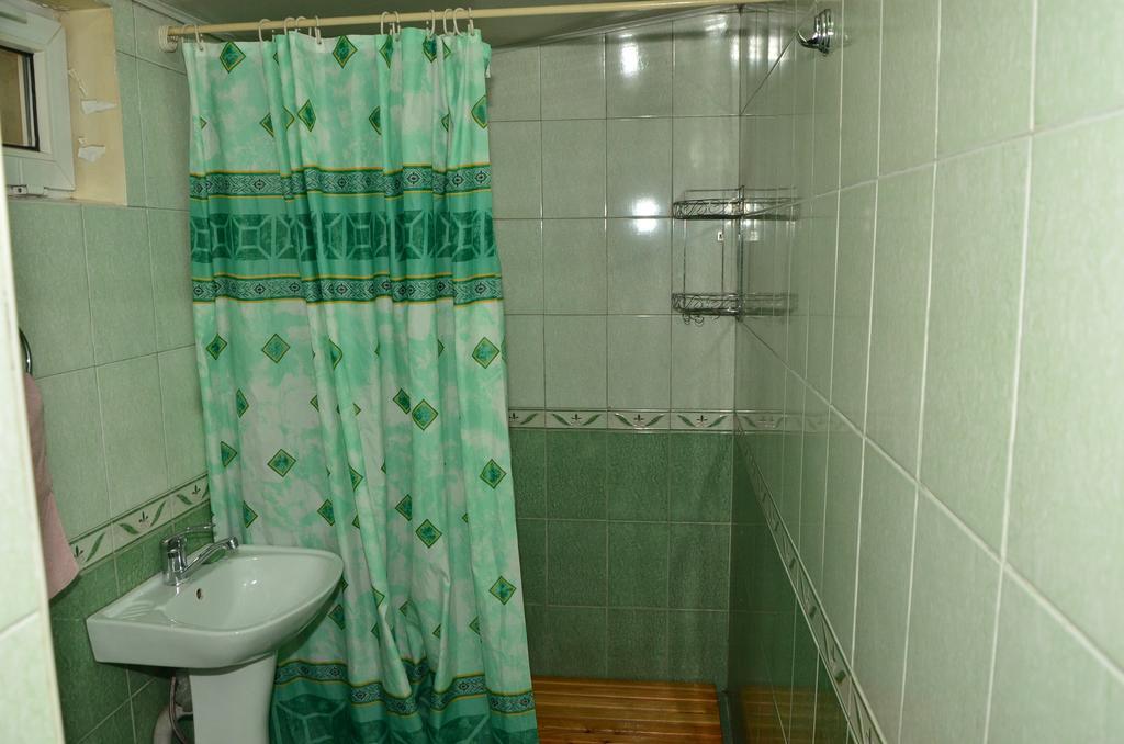 Guest House Domashniy Uyut Bishkek Exterior foto